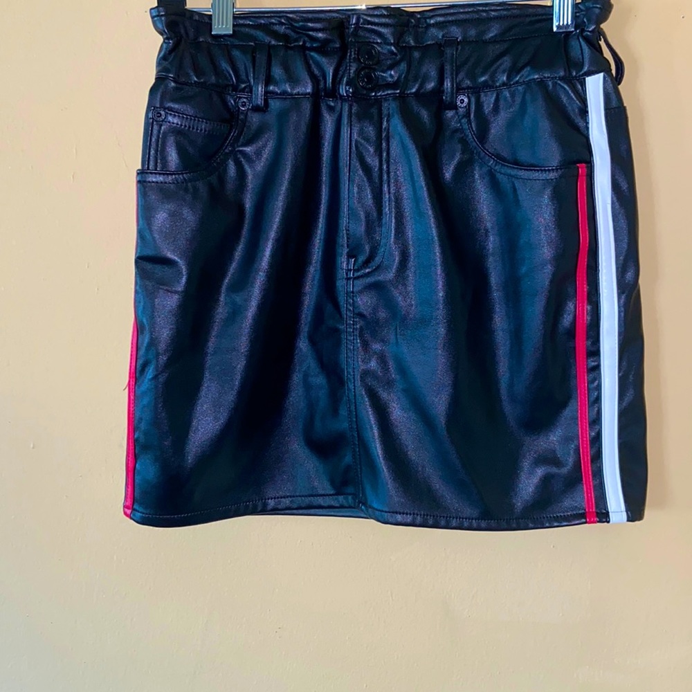 🌹SIGNATURE SKIRT